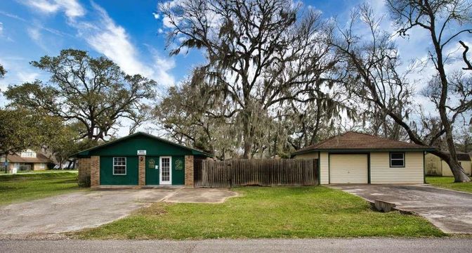 Attached, Backyard, Exterior, Facade, Ranch