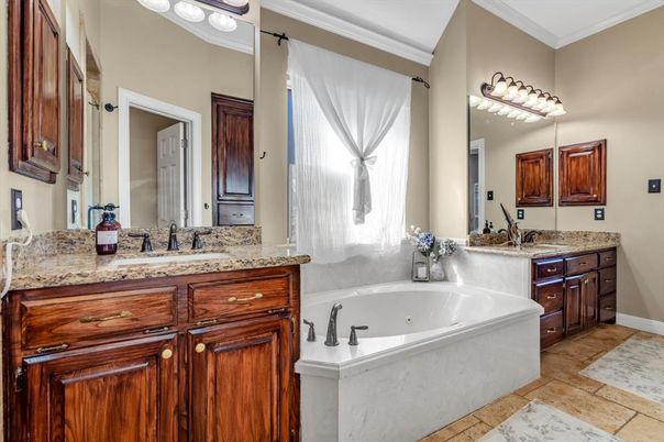 Bathroom, Dual Sink Vanities, Interior