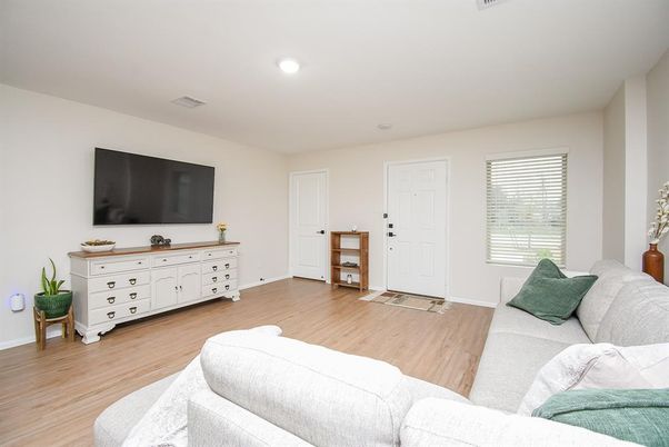 Interior, Living room, Recessed Lighting, Wood Texture Flooring