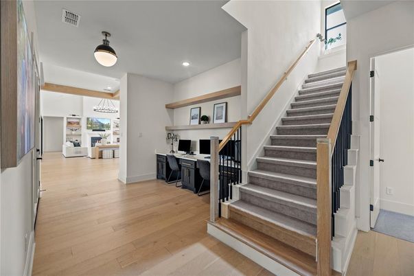 Interior, Pendant Lights, Recessed Lighting, Wood Texture Flooring