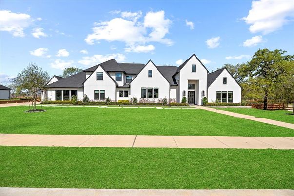 Backyard, Exterior, Facade, Farmhouse