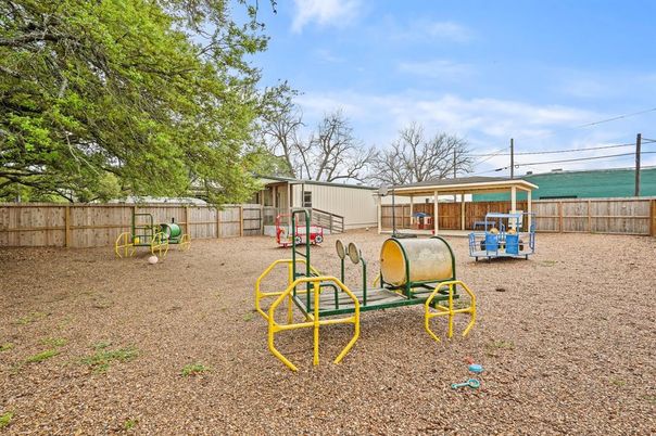 Backyard, Exterior, Playground