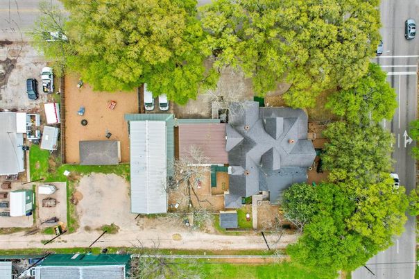 Exterior, Drone