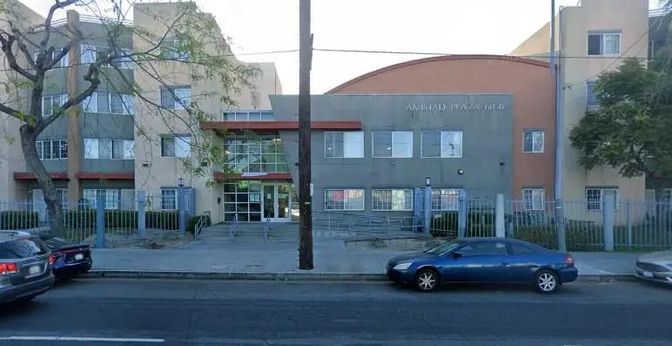Exterior, Facade, Rowhouse