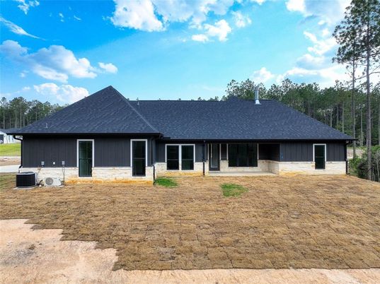 Backyard, Exterior, Facade, Ranch