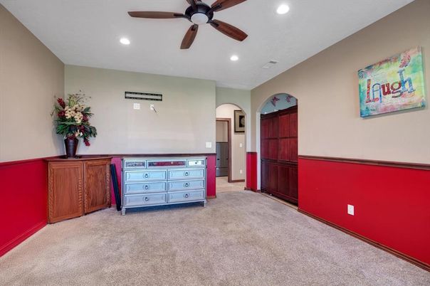 Empty room, Interior, Recessed Lighting