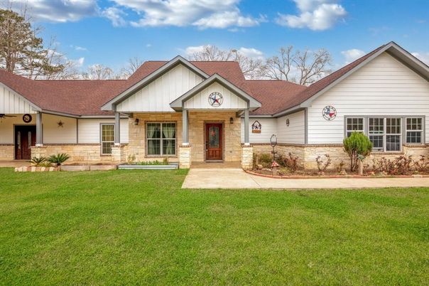 Backyard, Exterior, Facade, Farmhouse