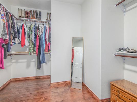 Interior, Walk-in Closets, Wood Texture Flooring