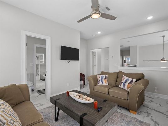 Interior, Living room, Marble, Pendant Lights, Recessed Lighting