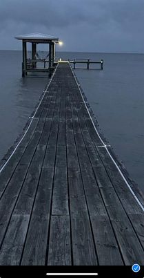 Exterior, Lake