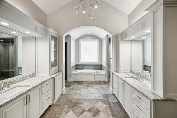 Bathroom, Dual Sink Vanities, Interior, Recessed Lighting