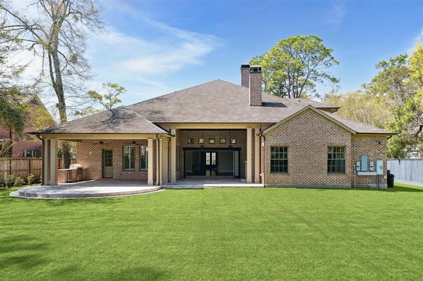 Backyard, Exterior, Facade, Brick Facade, French Provincial