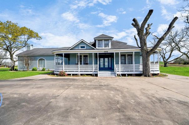 Exterior, Facade, Cape Cod