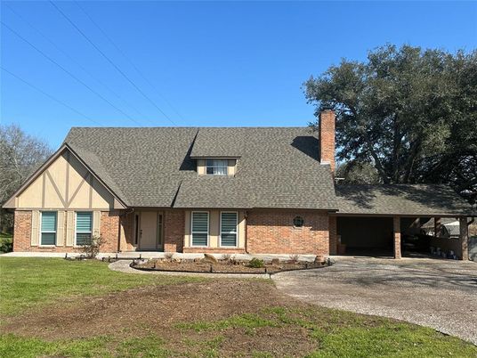 Exterior, Facade, Brick Facade, Cape Cod
