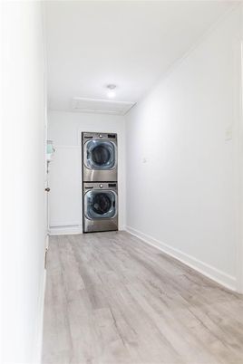 Empty room, Interior, Washer, Wood Texture Flooring