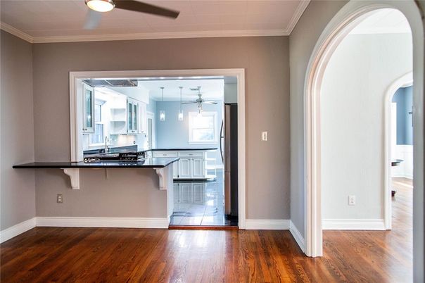 Interior, Kitchen, Pendant Lights, Wood Texture Flooring