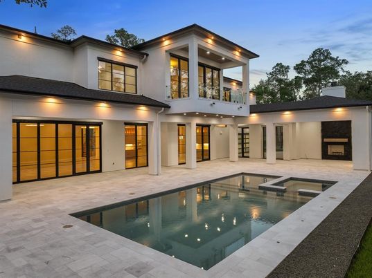 Attached, Exterior, Facade, Pool, Modern