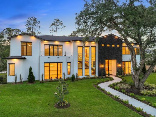 Attached, Backyard, Exterior, Facade, Modern