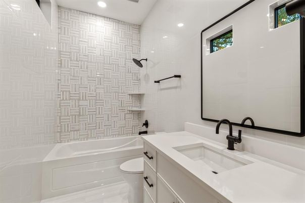 Bathroom, Interior, Recessed Lighting