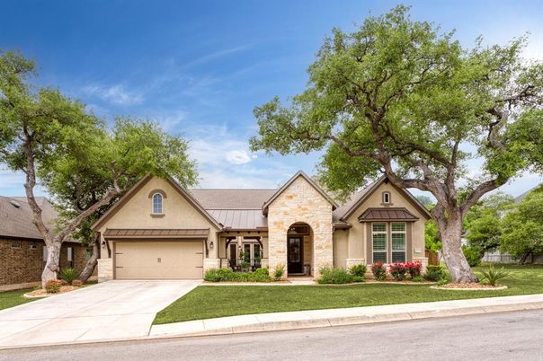 Attached, Exterior, Facade, Brick Traditional