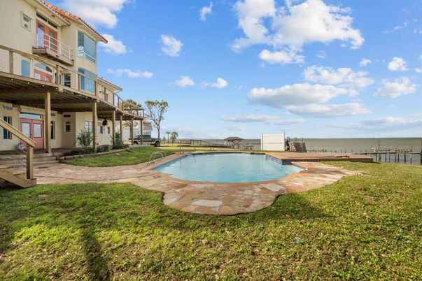 Backyard, Exterior, Pool
