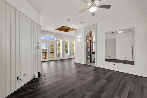 Empty room, Interior, Recessed Lighting, Wood Texture Flooring