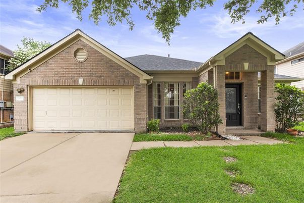Attached, Exterior, Facade, Brick Facade, Brick Traditional