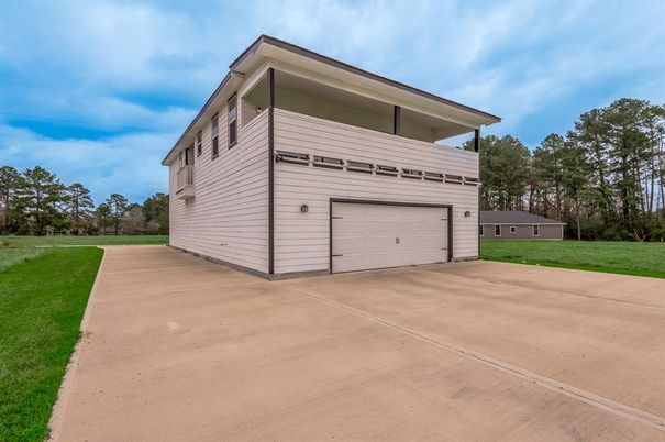 Detached Garage, Exterior