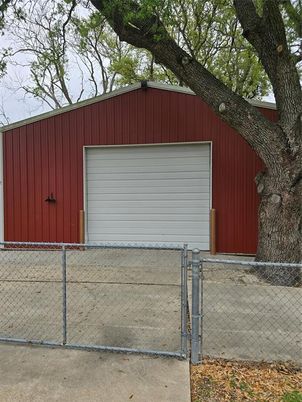 Detached Garage, Exterior