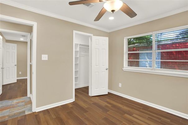 Empty room, Interior, Recessed Lighting, Wood Texture Flooring
