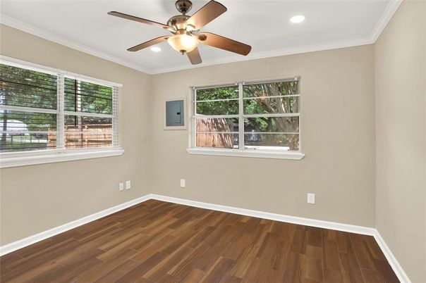 Empty room, Interior, Recessed Lighting, Wood Texture Flooring