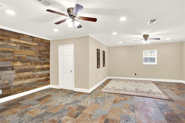 Empty room, Interior, Recessed Lighting, Wooden Walls
