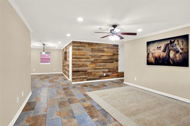 Empty room, Interior, Recessed Lighting, Wooden Walls