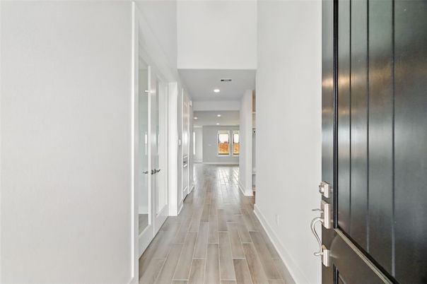 Interior, Recessed Lighting, Wood Texture Flooring