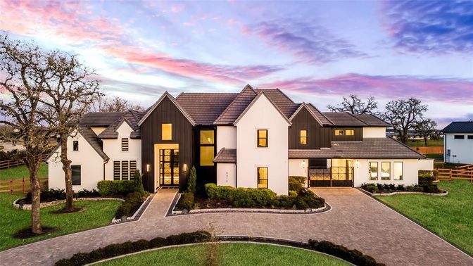 Backyard, Exterior, Facade, Farmhouse