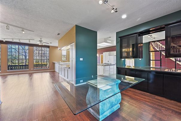 Interior, Recessed Lighting, Wood Texture Flooring
