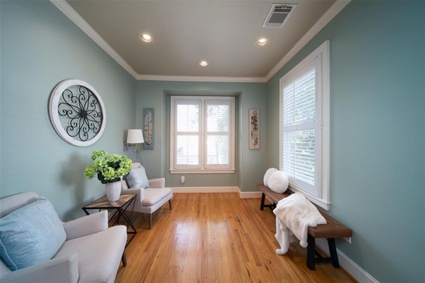 Interior, Recessed Lighting, Wood Texture Flooring