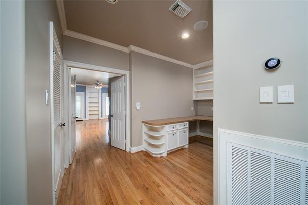 Empty room, Interior, Recessed Lighting, Wood Texture Flooring
