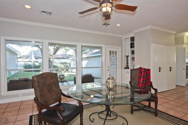Dining room, Interior, Recessed Lighting