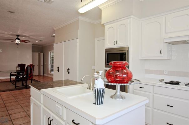 Dining room, Interior, Kitchen, Recessed Lighting