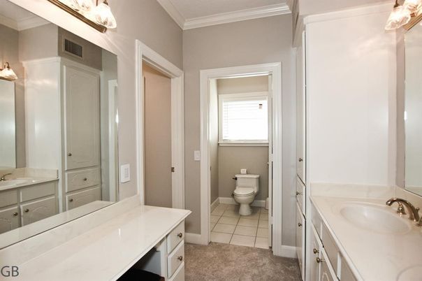 Bathroom, Dual Sink Vanities, Interior