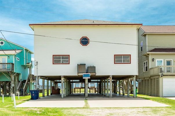 Exterior, Facade, Rowhouse