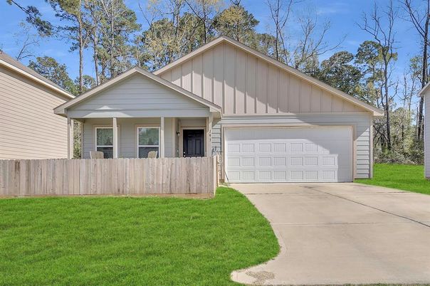 Attached, Exterior, Facade, Farmhouse