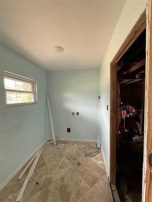 Empty room, Interior