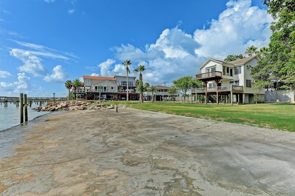 Backyard, Exterior, Lake