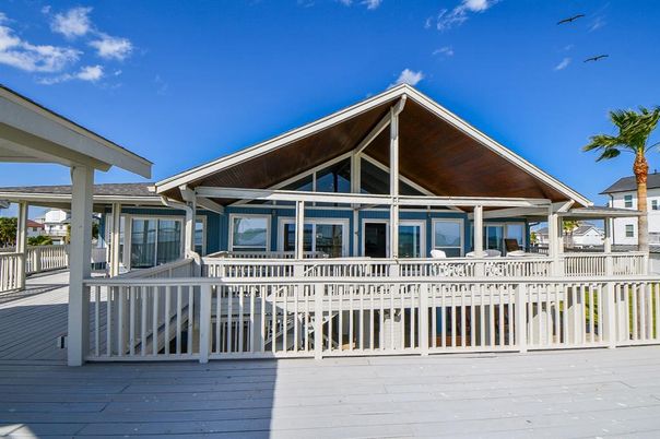 Exterior, Facade, American Craftsman