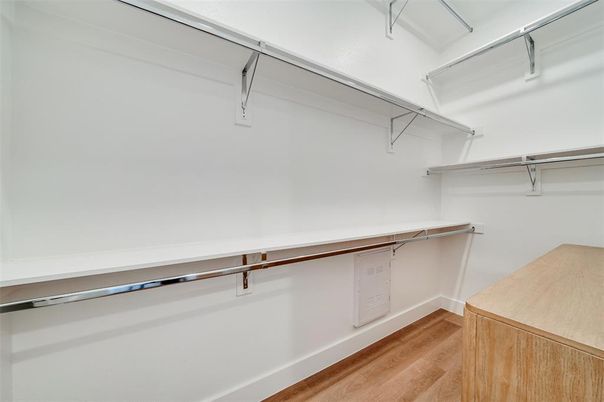 Interior, Walk-in Closets, Wood Texture Flooring