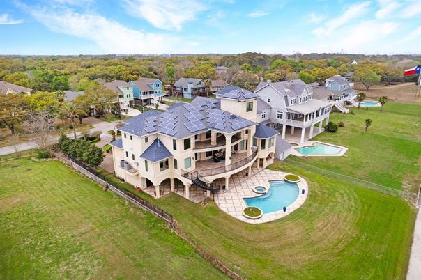 Exterior, Drone