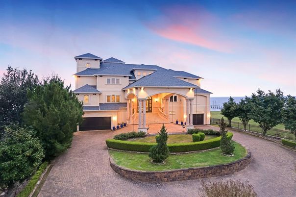 Attached, Backyard, Exterior, Facade, French Provincial