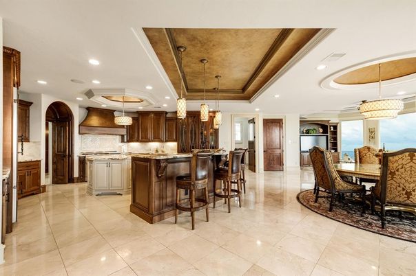 Chandelier, Dining room, Interior, Kitchen, Pendant Lights, Recessed Lighting, Stainless Steel Appliances